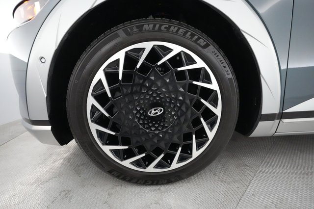 2023 Hyundai IONIQ 5 — photo 12 of 24