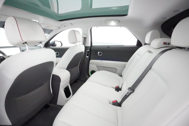 2023 Hyundai IONIQ 5 — photo 17 of 24