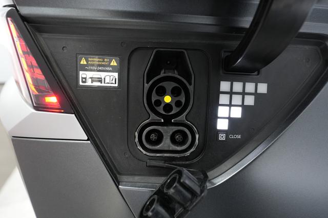 2023 Hyundai IONIQ 5 — photo 8 of 22