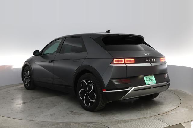 2023 Hyundai IONIQ 5 — photo 9 of 22