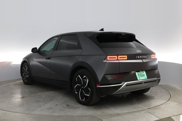2023 Hyundai IONIQ 5 — photo 9 of 22