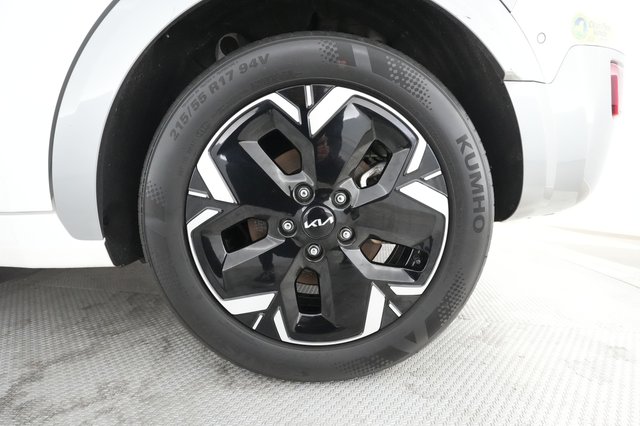 2023 Kia Niro EV — photo 17 of 23