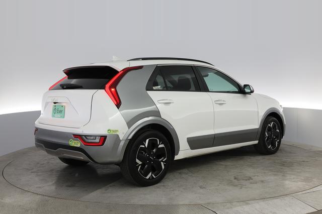 2023 Kia Niro EV — photo 2 of 23