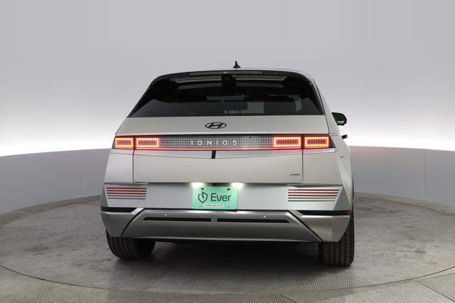 2024 Hyundai IONIQ 5 — photo 10 of 27