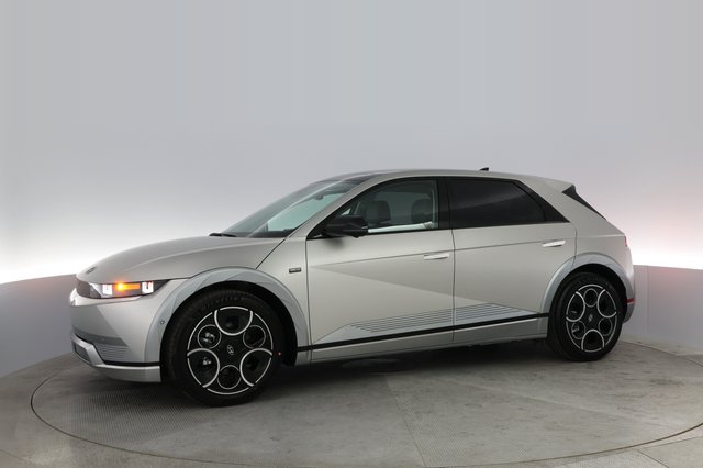 2024 Hyundai IONIQ 5 — photo 14 of 27