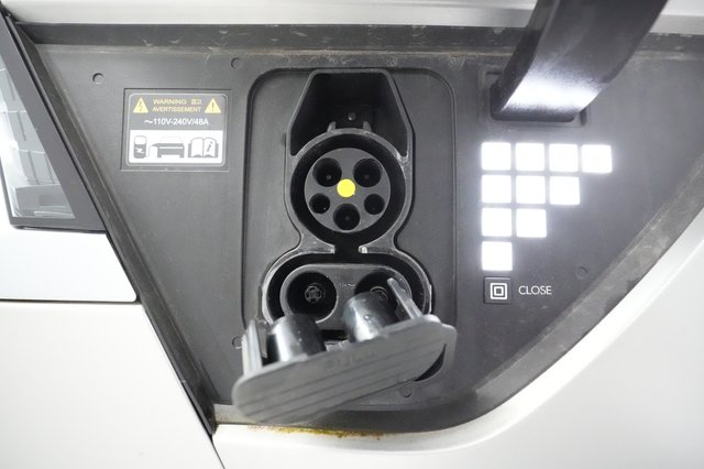 2024 Hyundai IONIQ 5 — photo 8 of 27