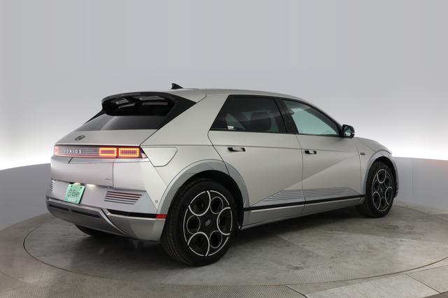 2024 Hyundai IONIQ 5 — photo 9 of 27