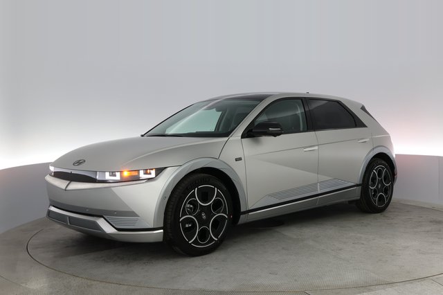 2024 Hyundai IONIQ 5 — photo 16 of 27