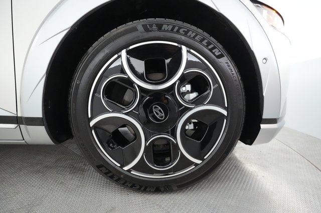 2024 Hyundai IONIQ 5 — photo 19 of 27