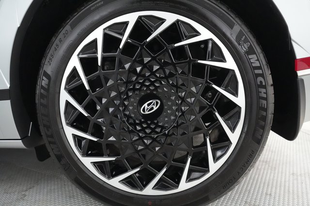 2024 Hyundai IONIQ 5 — photo 15 of 20