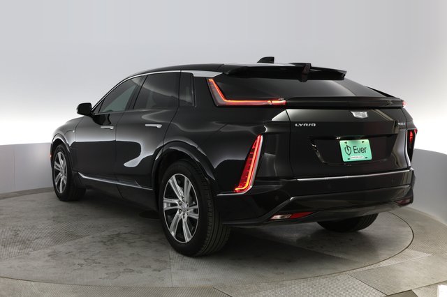 2024 Cadillac LYRIQ — photo 11 of 25