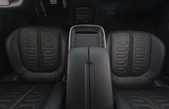 2022 Rivian R1S — photo 23 of 26