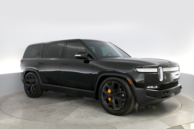 2022 Rivian R1S — photo 11 of 26