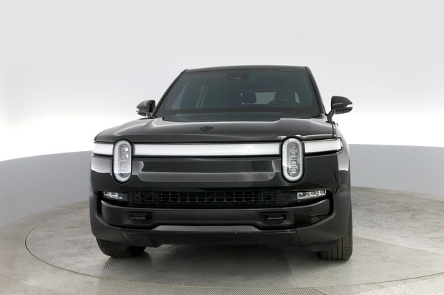 2022 Rivian R1S — photo 9 of 26