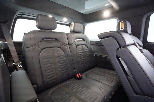 2022 Rivian R1S — photo 20 of 26