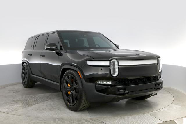 2022 Rivian R1S — photo 10 of 26