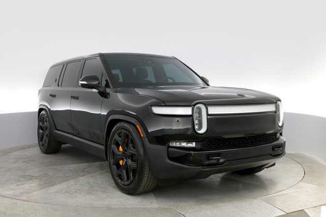 2022 Rivian R1S — photo 10 of 26