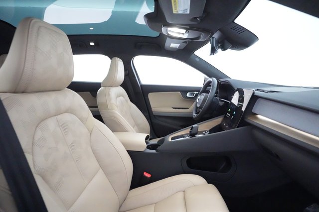 2022 Polestar 2 — photo 17 of 27