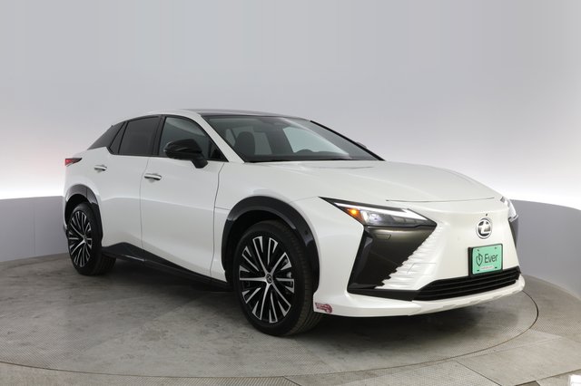2023 Lexus RZ — photo 12 of 20