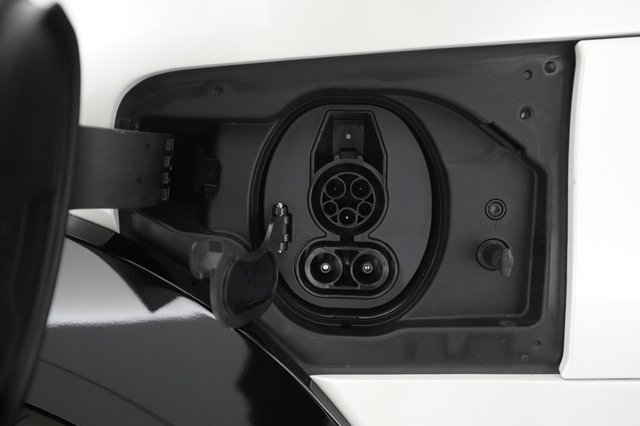 2023 Lexus RZ — photo 8 of 20