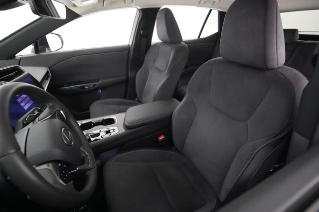 2023 Lexus RZ — photo 3 of 20