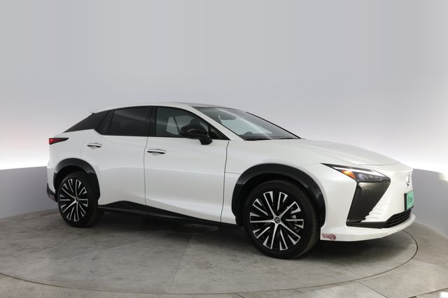 2023 Lexus RZ — photo 10 of 20
