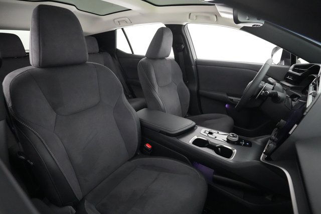 2023 Lexus RZ — photo 18 of 20