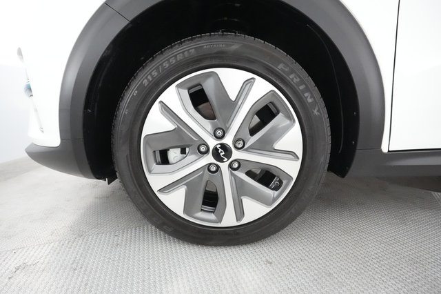 2022 Kia Niro EV — photo 11 of 24