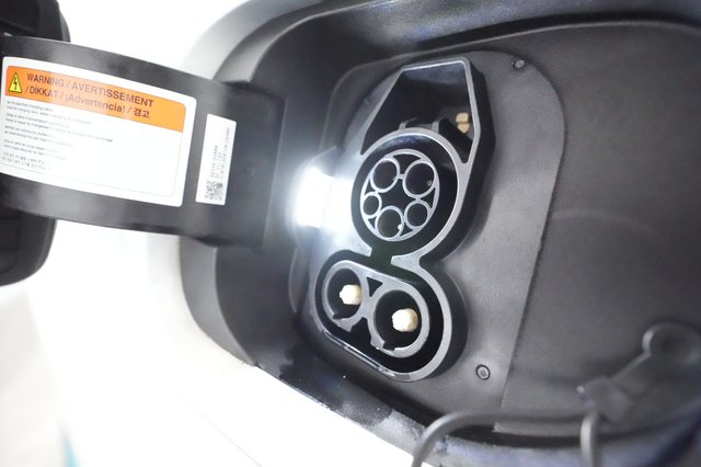 2022 Kia Niro EV — photo 18 of 24