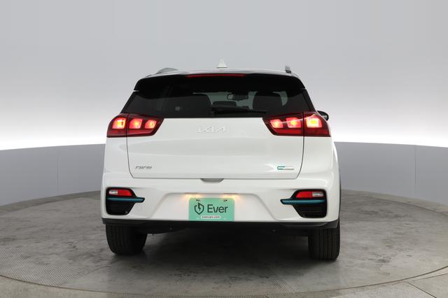 2022 Kia Niro EV — photo 8 of 24