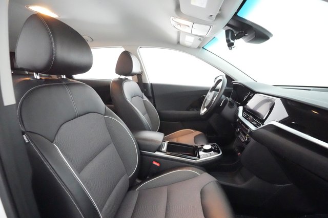 2022 Kia Niro EV — photo 17 of 24