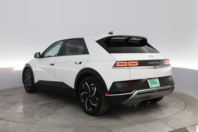 2023 Hyundai IONIQ 5 — photo 9 of 22