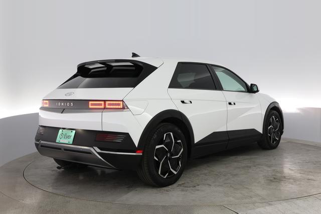 2023 Hyundai IONIQ 5 — photo 2 of 22
