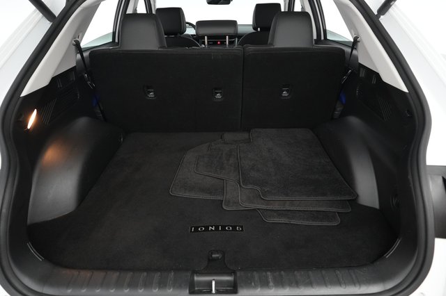 2023 Hyundai IONIQ 5 — photo 6 of 22