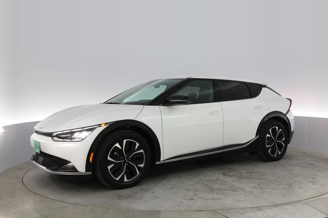 2024 Kia EV6 — photo 10 of 20