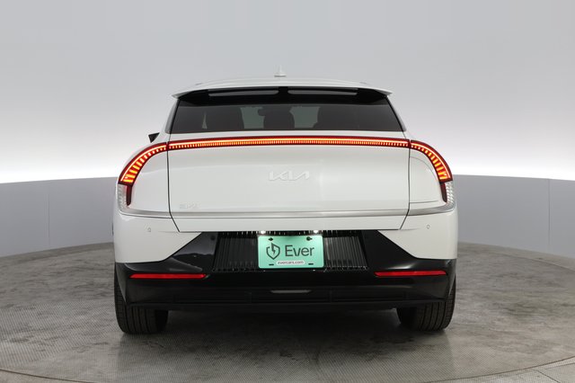 2024 Kia EV6 — photo 8 of 20