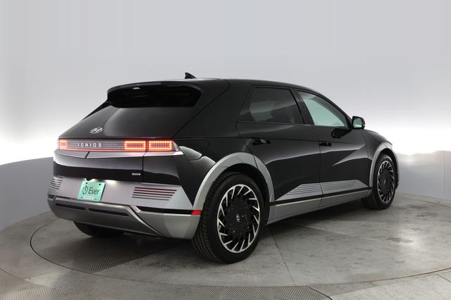 2023 Hyundai IONIQ 5 — photo 2 of 21