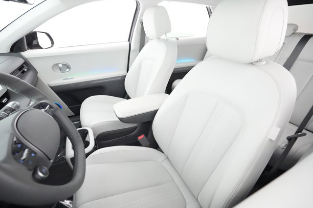 2023 Hyundai IONIQ 5 — photo 3 of 21