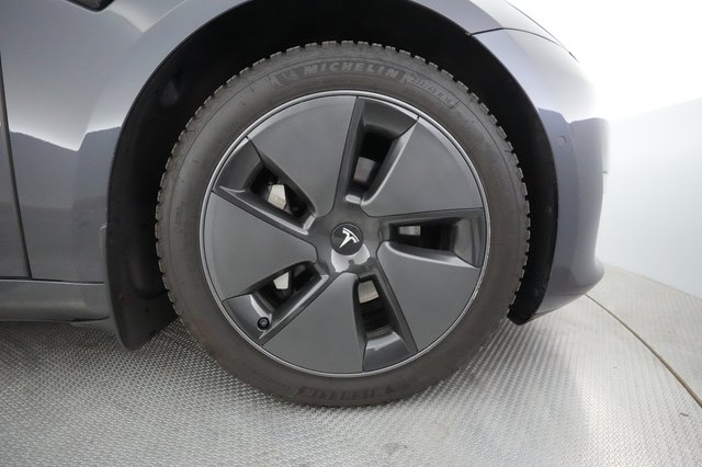 2021 Tesla Model 3 — photo 13 of 26