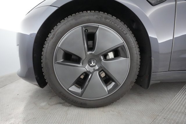2021 Tesla Model 3 — photo 11 of 26