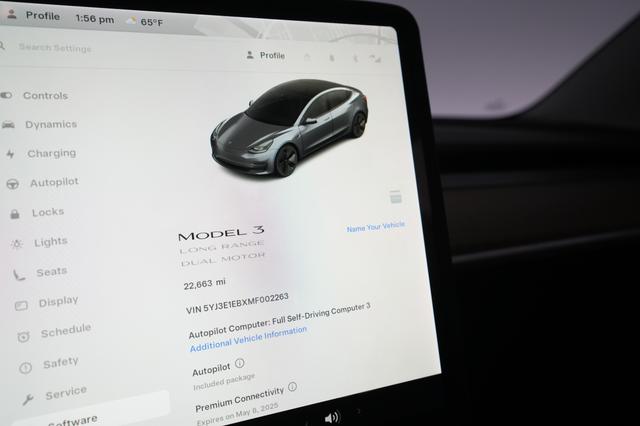 2021 Tesla Model 3 — photo 4 of 26