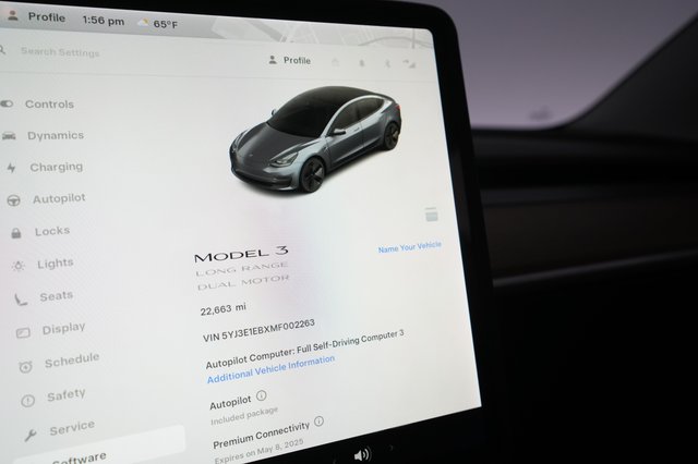 2021 Tesla Model 3 — photo 4 of 26