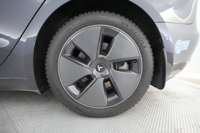 2021 Tesla Model 3 — photo 12 of 26