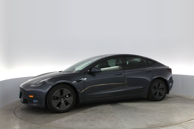 2021 Tesla Model 3 — photo 10 of 26