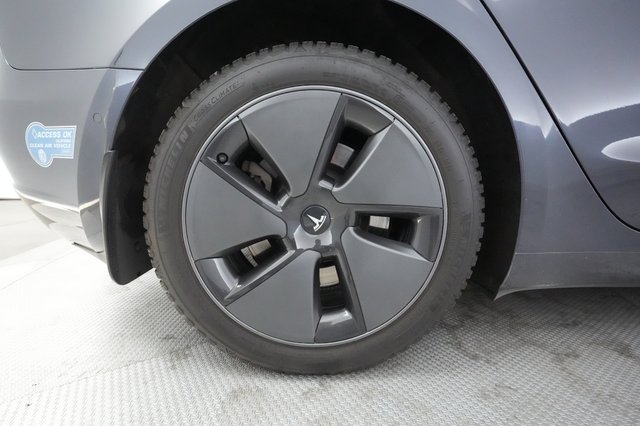 2021 Tesla Model 3 — photo 14 of 26