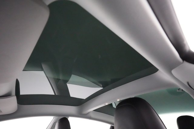 2021 Tesla Model 3 — photo 18 of 26