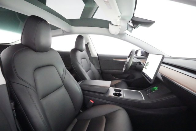 2021 Tesla Model 3 — photo 17 of 26