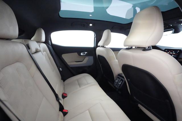 2022 Polestar 2 — photo 4 of 23