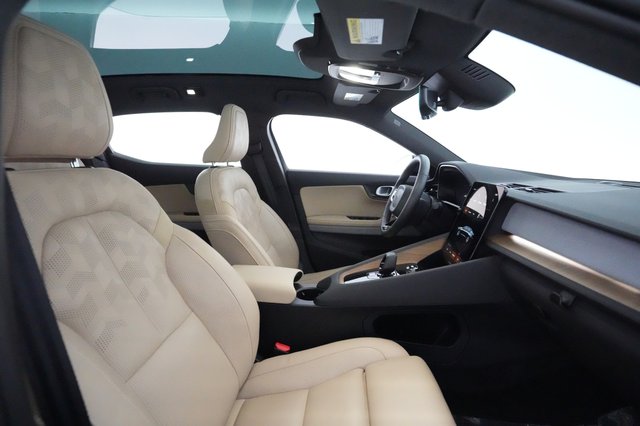 2022 Polestar 2 — photo 18 of 23