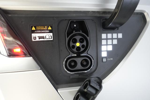 2024 Hyundai IONIQ 5 — photo 8 of 21